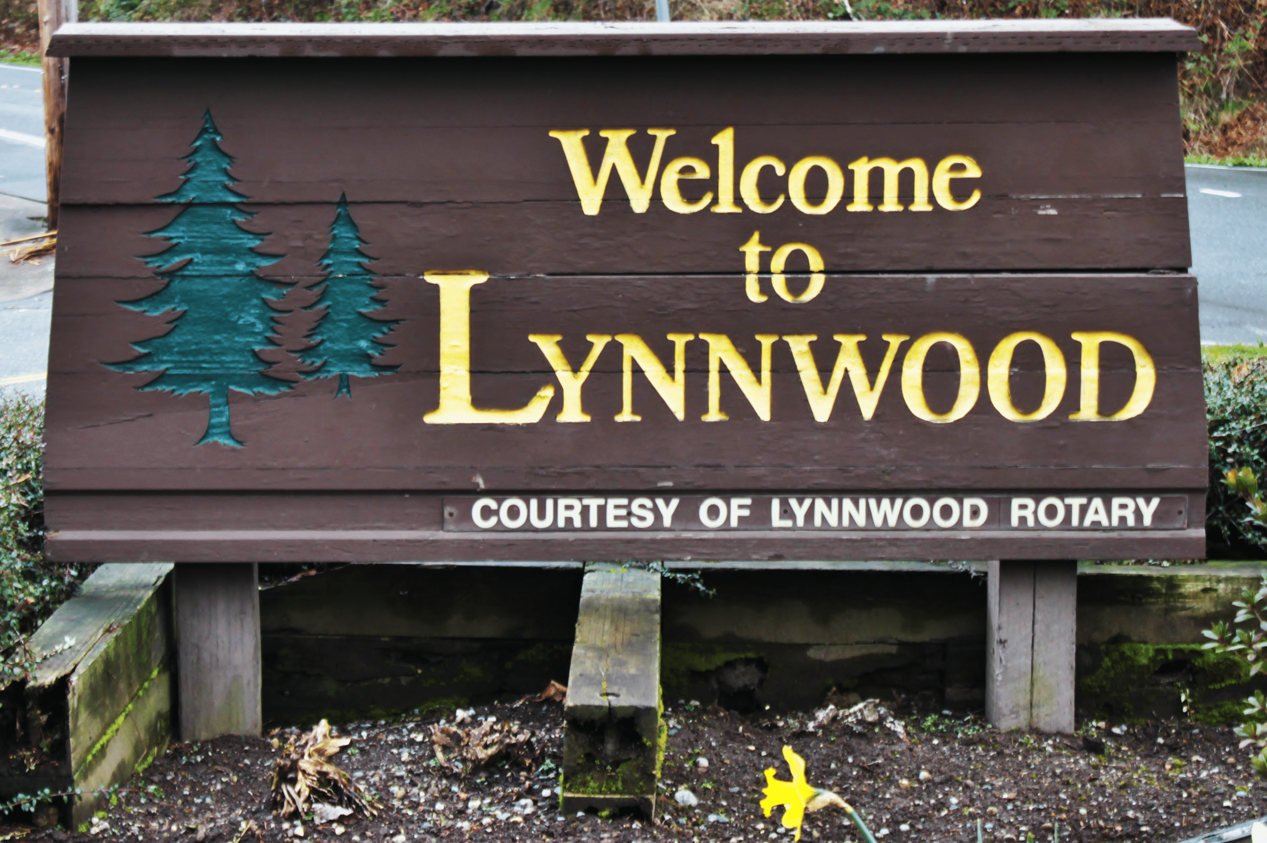 Lynnwood, _WA_welcome_sign.jpg